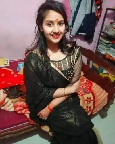 Esha Khan
